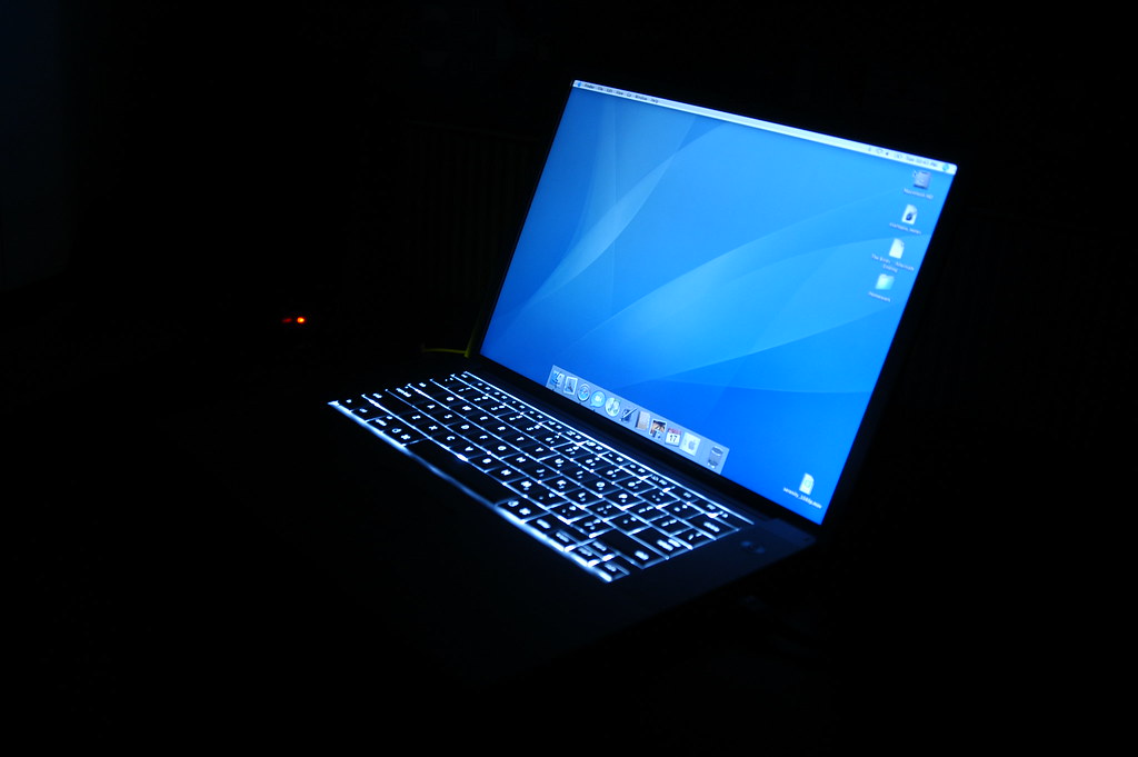 Laptop számítógép adatfeldolgozáshoz Power Queryben